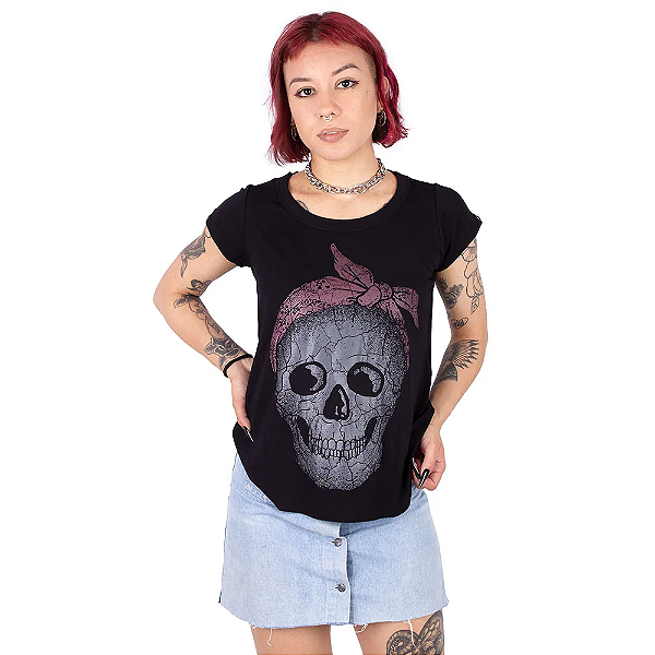 Blusa Gola Redonda Caveira Laço Preta