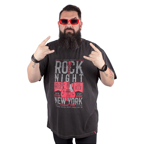 Camiseta Plus Size Estonada Rock Poster Preta Jaguar.