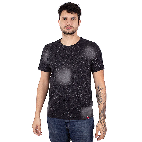 Camiseta Básica Estonada Spray Preta.