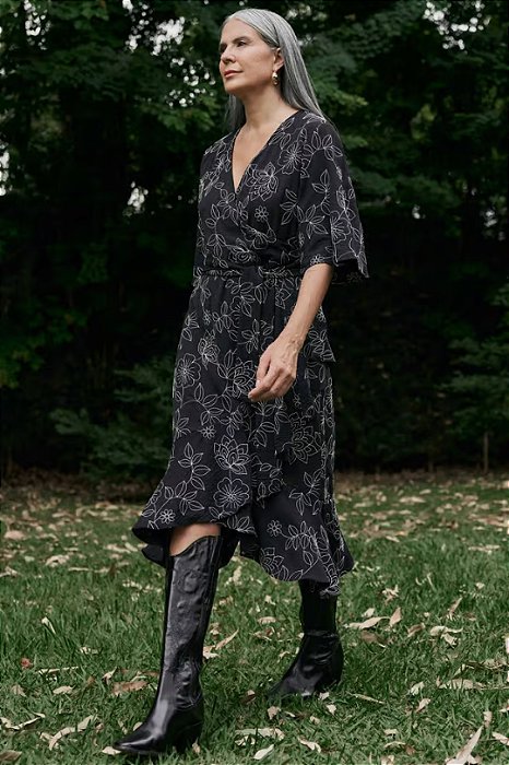 Vestido Transpassado Preto Em Crepe Bordado Com Faixa Simple Life - 15205
