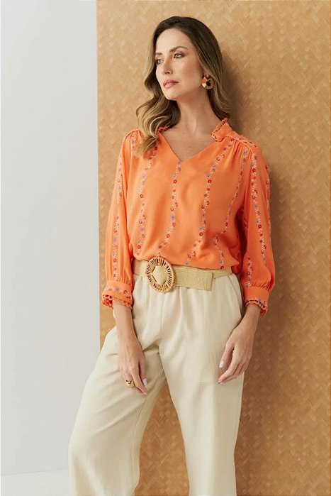 Blusa Plus Size Laranja Bordada Com Florais E Detalhes De Renda - 5515