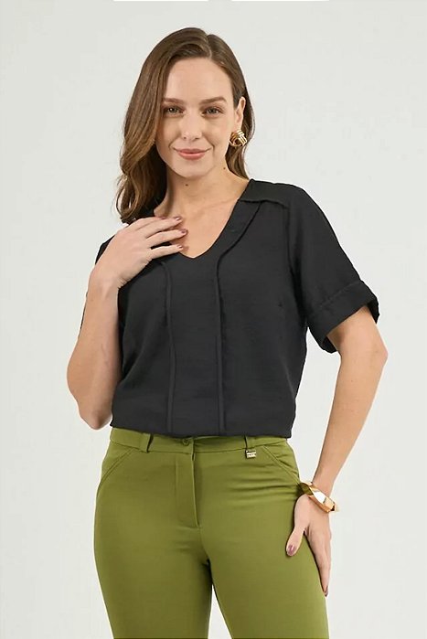 Blusa Plus Size Preta Em Viscose Com Poliamida E Detalhe Em Vivo Preto - 00205