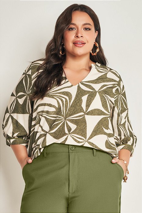 Blusa Plus Size Estampada Em Viscose Gola Padre Com Decote V Doce Trama - 105614
