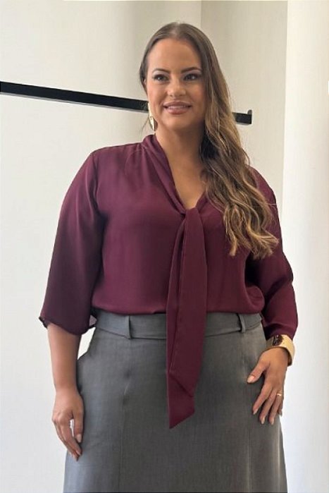 Blusa Plus Size Vinho Em Chiffon Com Detalhe De Gravata Vocco Plus - 69368