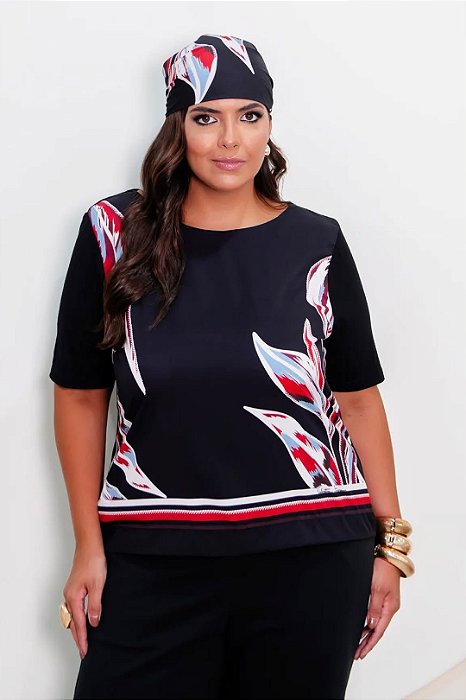 T-Shirt Plus Size Preta Com Estampa Frontal E Acompanha Lenço Valentina Ferreira - 4615