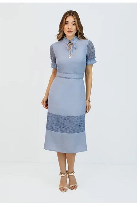 Vestido Midi Azul Em Viscopoly E Telinha Com Detalhe De Guipir Nítido Jeans - 04094