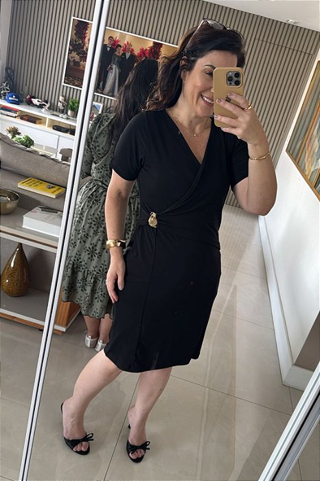 Vestido Preto Transpassado Com Fivela Orgânica Dourada Clamila - 10852