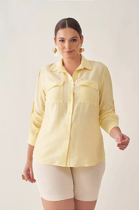 Camisa Plus Size Amarela Em Viscose Com Poliamida E Bolsos Frontais - 32043
