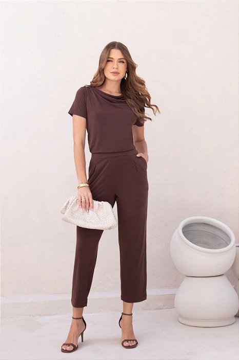 Calça Marrom Capri Em Malha Stretch Com Bolsos Frontais Clamila - 10654