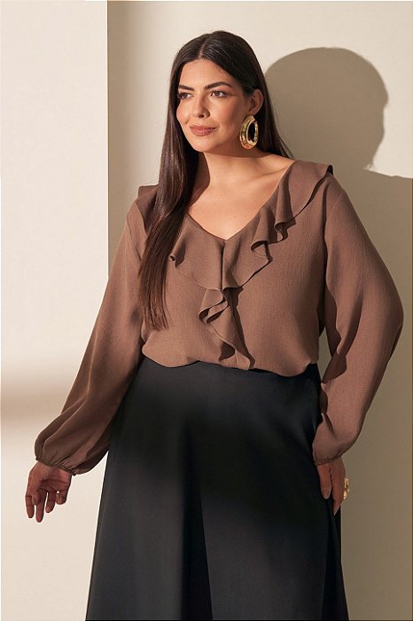 Blusa Plus Size Marrom Em Viscopoly Com Babado Frontal Vocco Plus - 69439