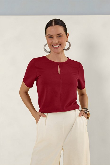 Blusa Vermelha Em Viscopoly Com Elastano E Detalhe De Abertura Frontal - C0221