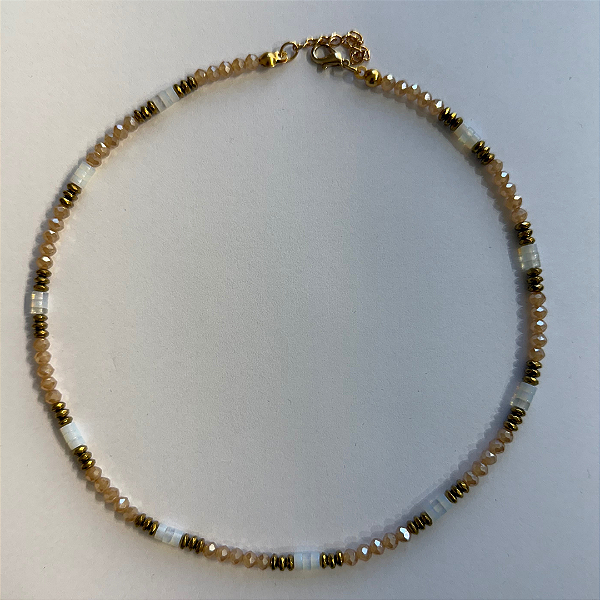 Choker de Cristais Dourados, Hematita Dourada e Pedras Naturais White Opal CL637