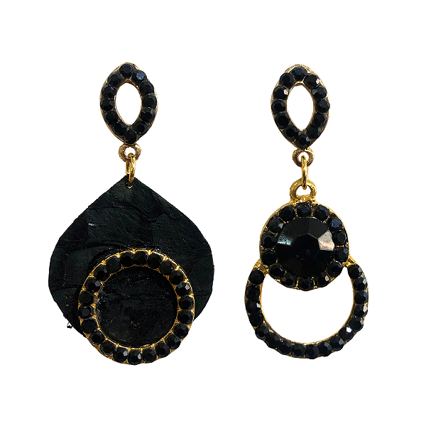 Brinco Assimétrico Preto com Couro de Tilápia e Strass BM2005