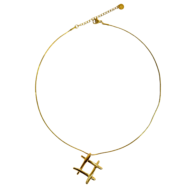 Colar de Aço Dourado com Pingente de Trama CL797