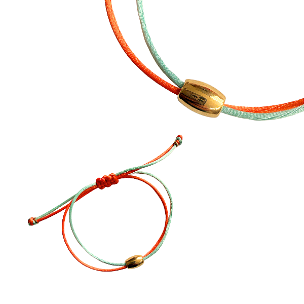 Pulseira Regulável Fio de Seda Laranja e Azul Claro com Pingente Oval Dourado 832P