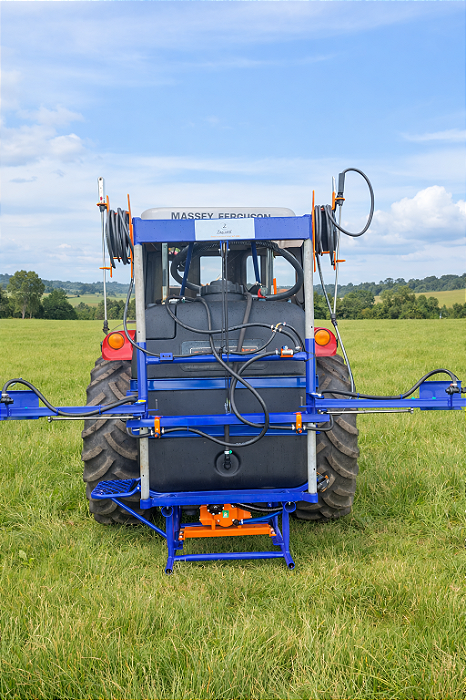 PULVERIZADOR DE PASTAGEM 600 LITROS