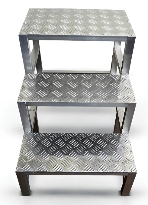 Escada de aluminio 3 degraus