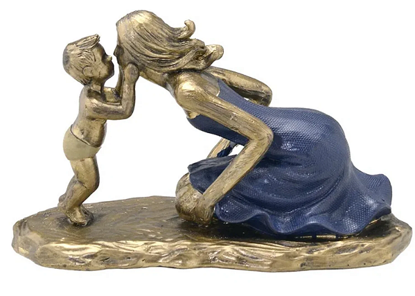 ESCULTURA DECORATIVA MÃE E FILHO EM RESINA