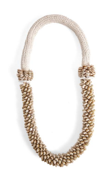 COLAR DECORATIVO EM CONCHAS  E CORDA DE ALGODÃO