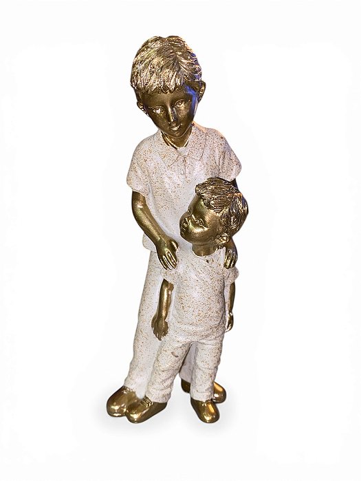 ESCULTURA DECORATIVA MENINOS EM RESINA