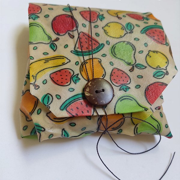 PANO DE CERA DE ABELHA COM BOTÃO "LEVE LANCHE"