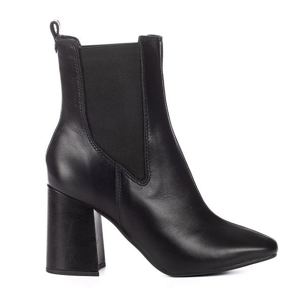 Bota Bico quadrado Preta