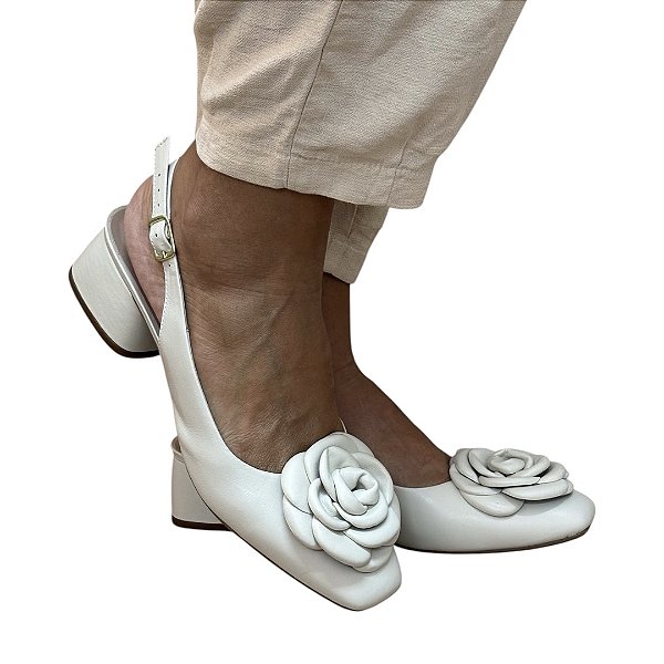 Chanel salto flor off white