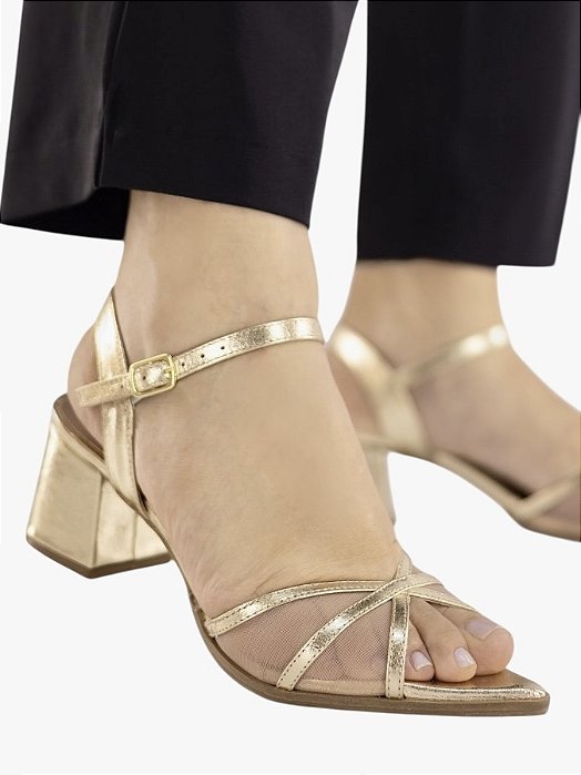 Sandália ouro bico folha