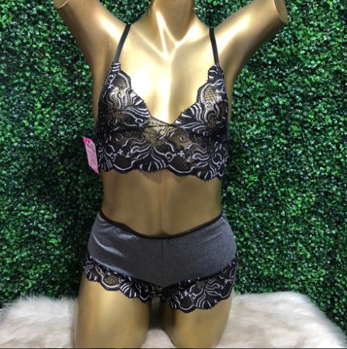 BABY DOOL PIJAMA AMOR SEM FIM PRETO COM DETALHES BRANCO