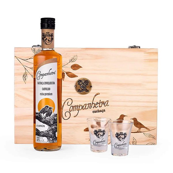 Kit Madeira Cachaça Companheira Extra Premium 4 Anos 500ml + 2 Copos para Dose