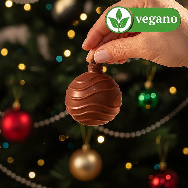 Bola de Natal Vegana – Chocolate 50% ao Leite de Aveia com Praliné de Amêndoas | 80g