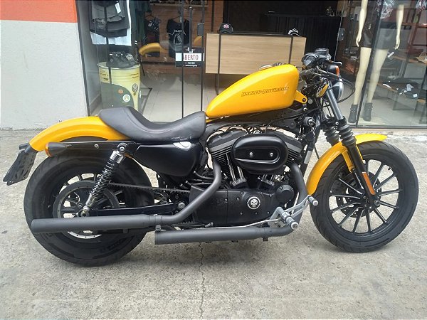 HARLEY-DAVIDSON SPORTSTER IRON 883
