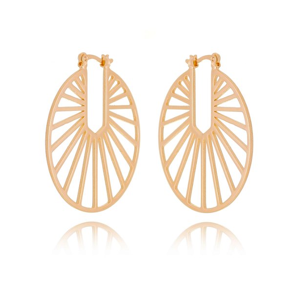 Argola trabalhada folheada a ouro 18k