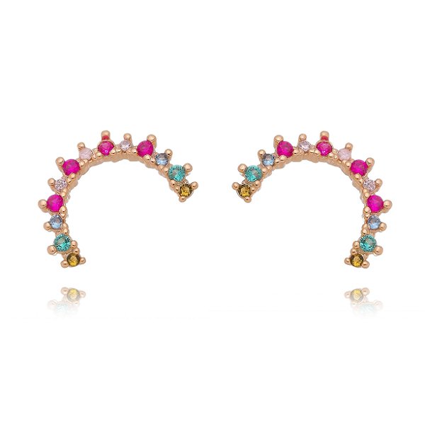 Brinco curvado com zircônias folheado a ouro 18k