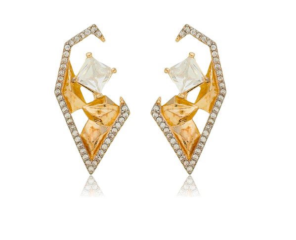Brinco com zircônias folheado a ouro 18k