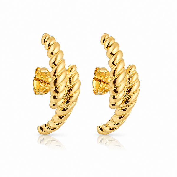 Argola concha folheado a ouro 18k