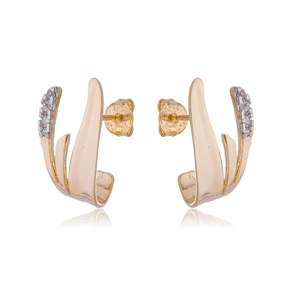 Brinco cravejado com zircônias folheado a ouro 18k