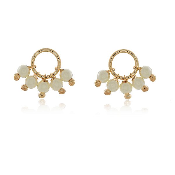 Brinco pequeno com pérolas folheado a ouro 18k