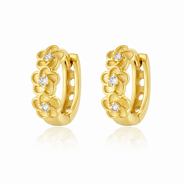 Argola flores com zircônias folheada a ouro 18k