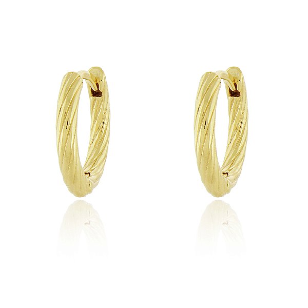 Argola grande texturizada folheada a ouro 18k