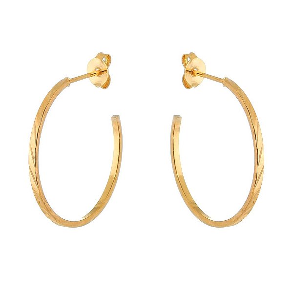 Argola trabalhada folheada a ouro 18k