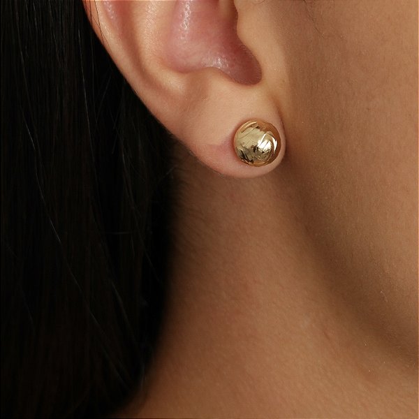 Brinco bola trabalhado folheado a ouro 18k