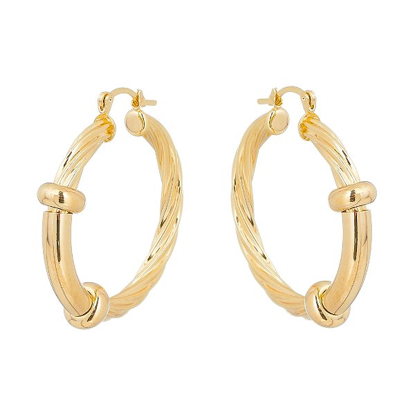 Argola trabalhada folheada a ouro 18k