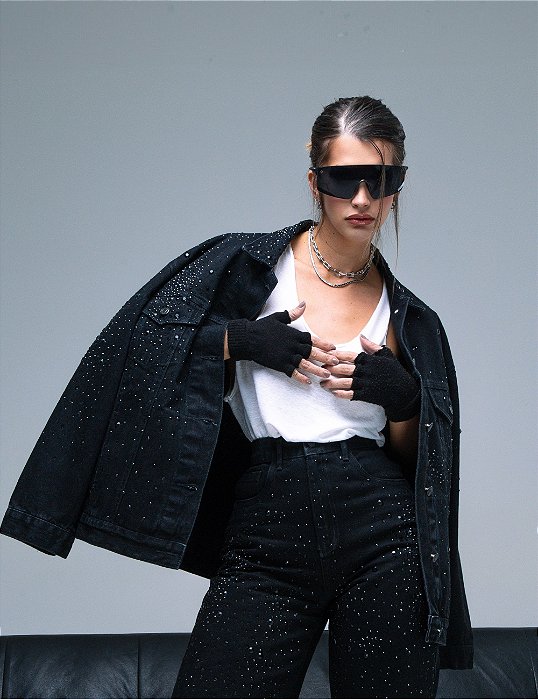 Jaqueta Jeans Preta com Aplicação