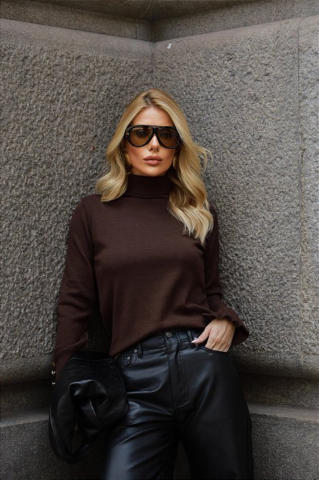 Blusa Marrom Gola Alta