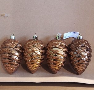 Enfeite Para Pendurar Pinha Conjunto com 4 peças 10x4CM