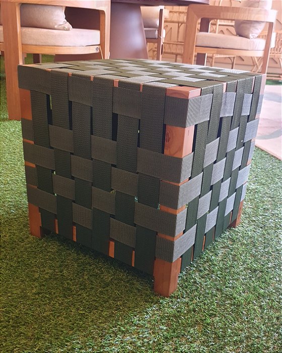 Banqueta Em Madeira e Fita Náutica 43x43x43cm
