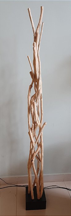 Escultura Em Madeira Com Base 180x20x20cm