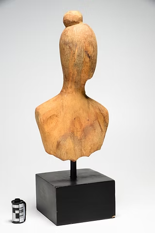 Estrutura De Madeira Natural Mulher Com Coque