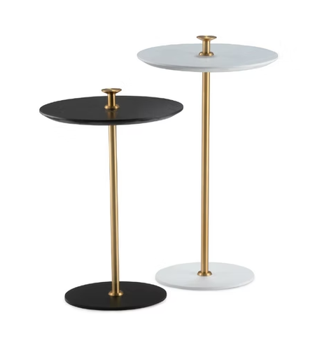 Mesa Lateral Com Tampo De Madeira Nogueira e Base De Concreto 40x66cm